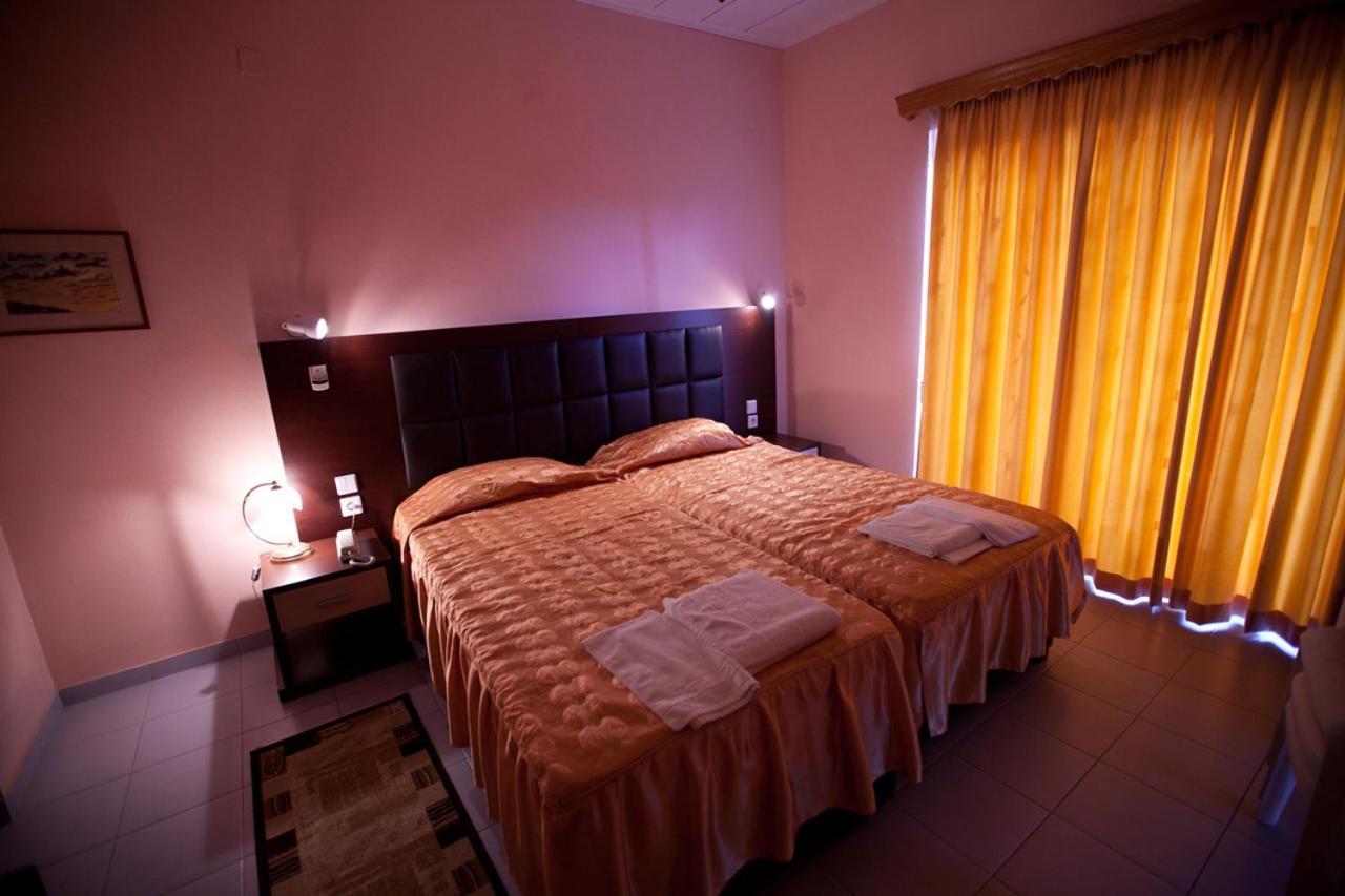 Blue Bay Hotel Charamida Extérieur photo