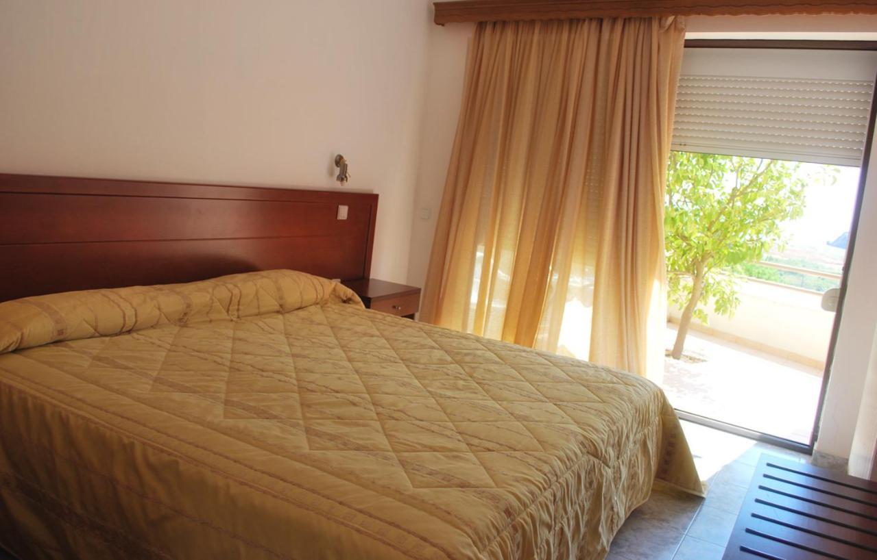 Blue Bay Hotel Charamida Extérieur photo